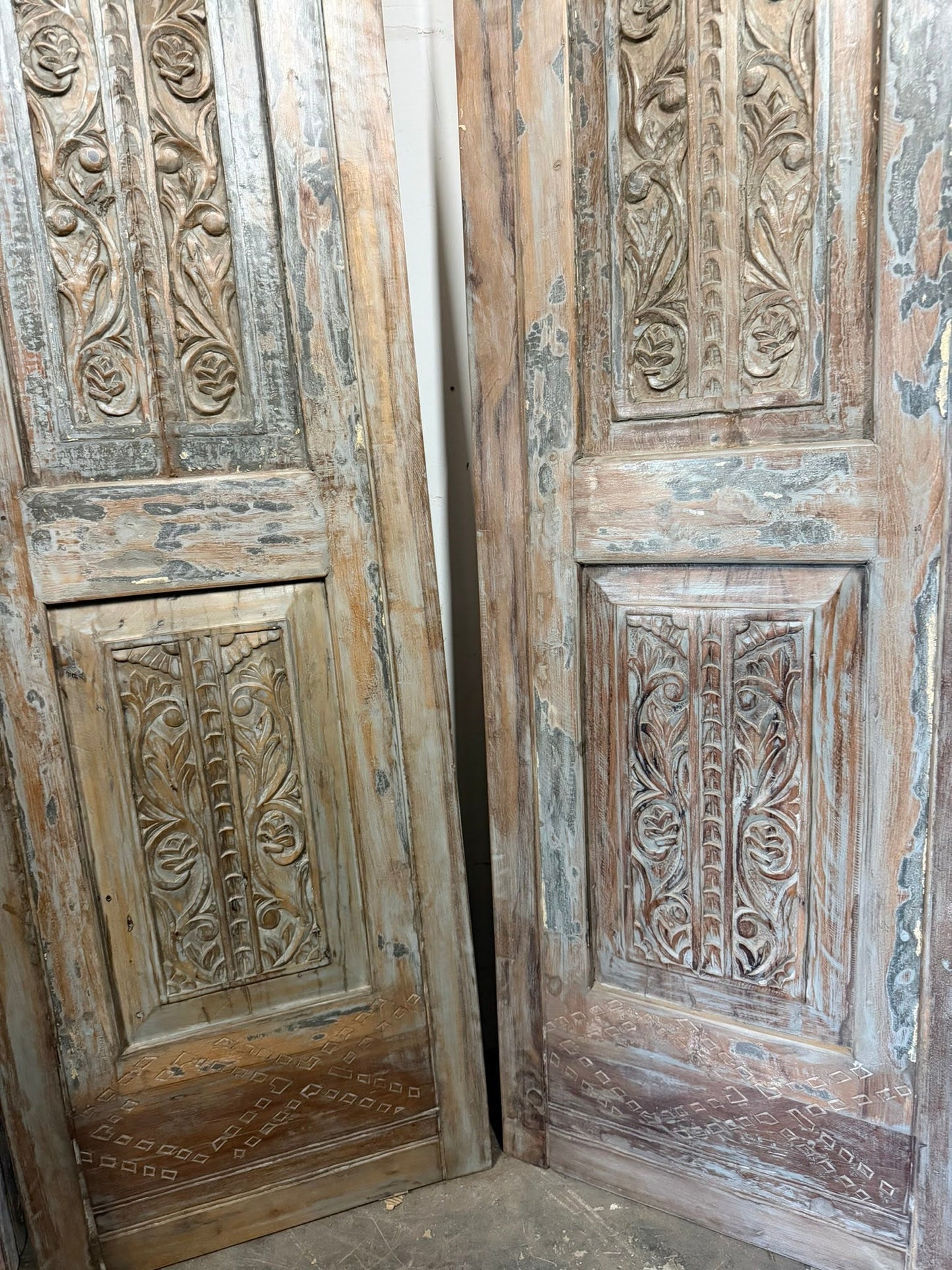 Antique Carved Wood Door Distressed Gray Floral Sliding Barn Doors 96x27