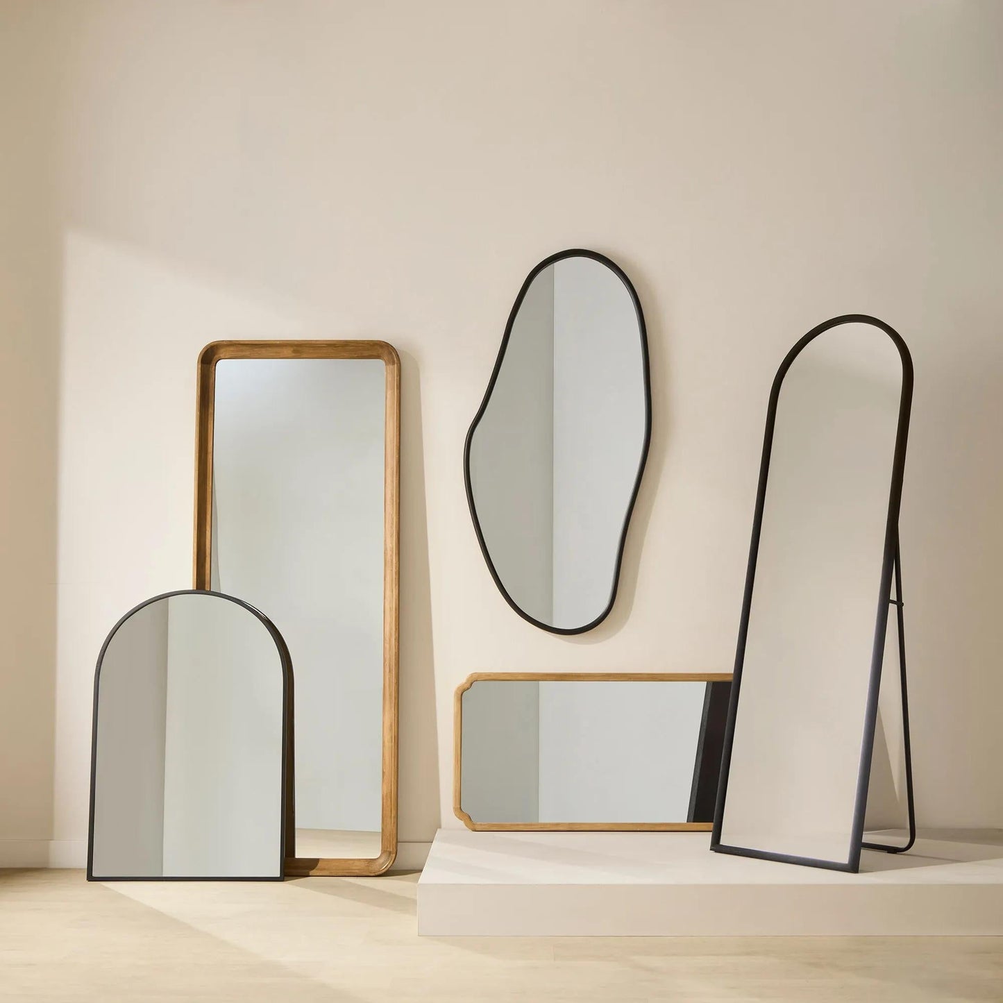 Black Arched Mirror