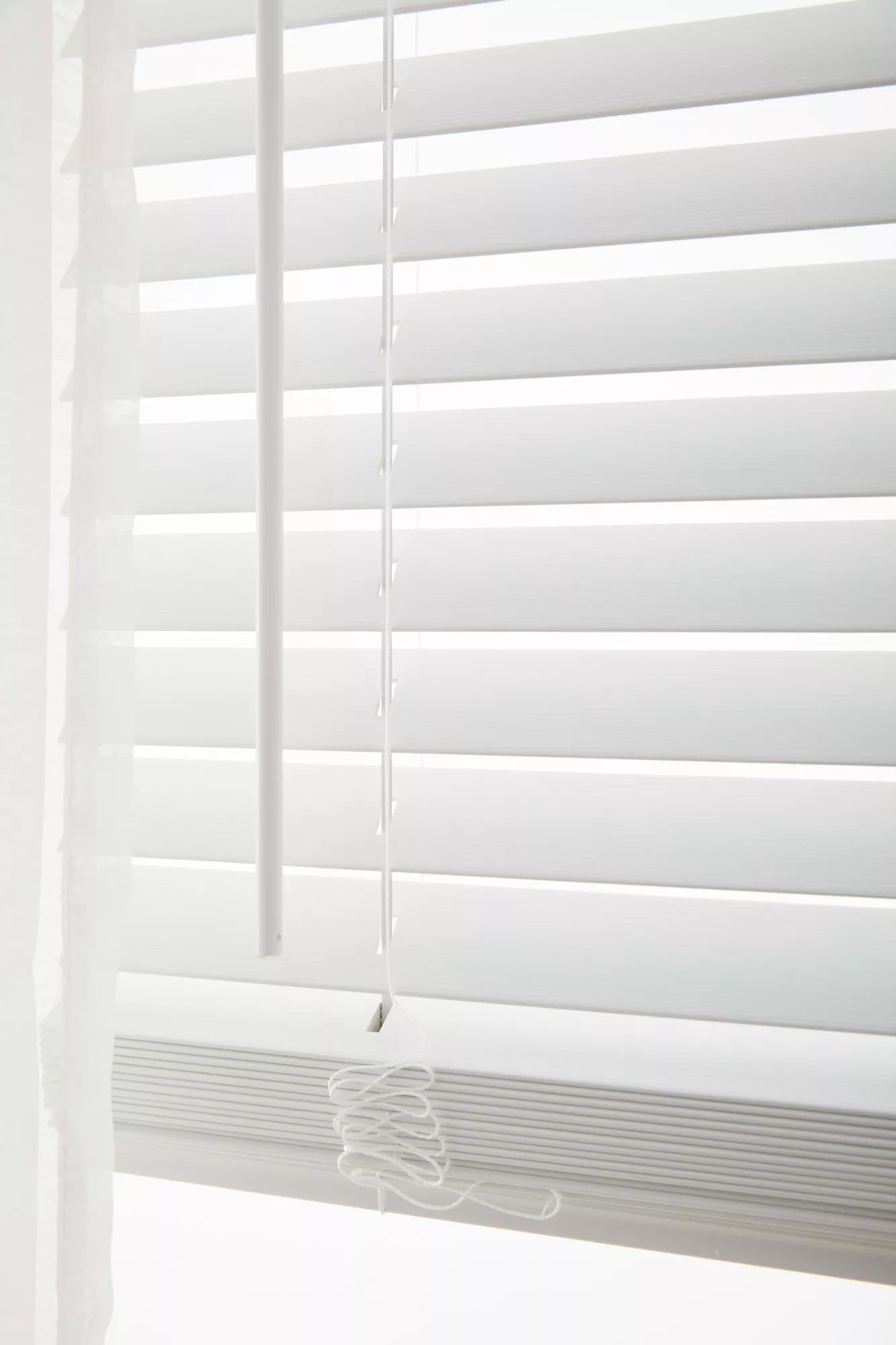 Cordless Faux Wood Blinds - Easy Lift & Tilt