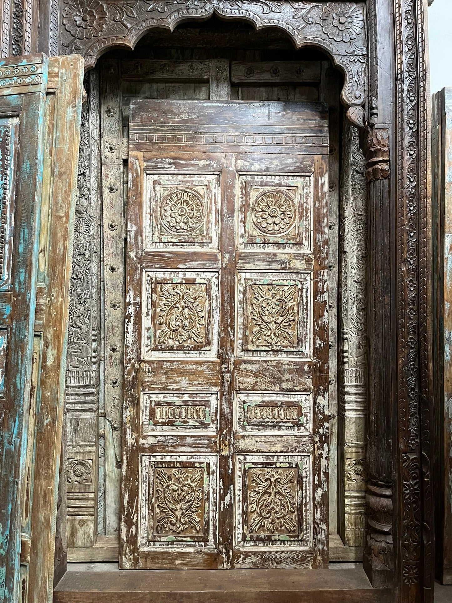 Vintage Statement Carved Door Rustic Distressed Single Barndoor 80x35