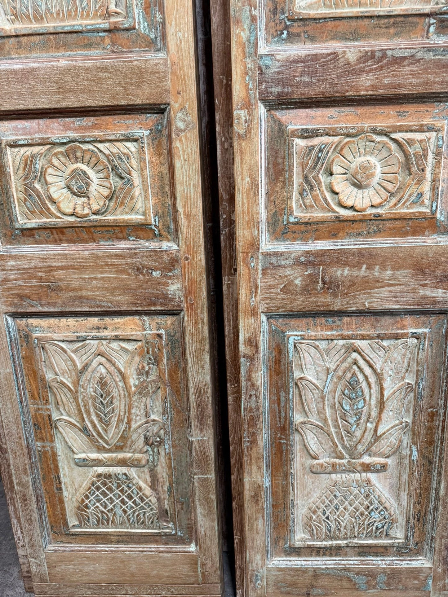 Antique Carved Double Doors Floral Vase Design Wooden Pantry Barn Door 80x36
