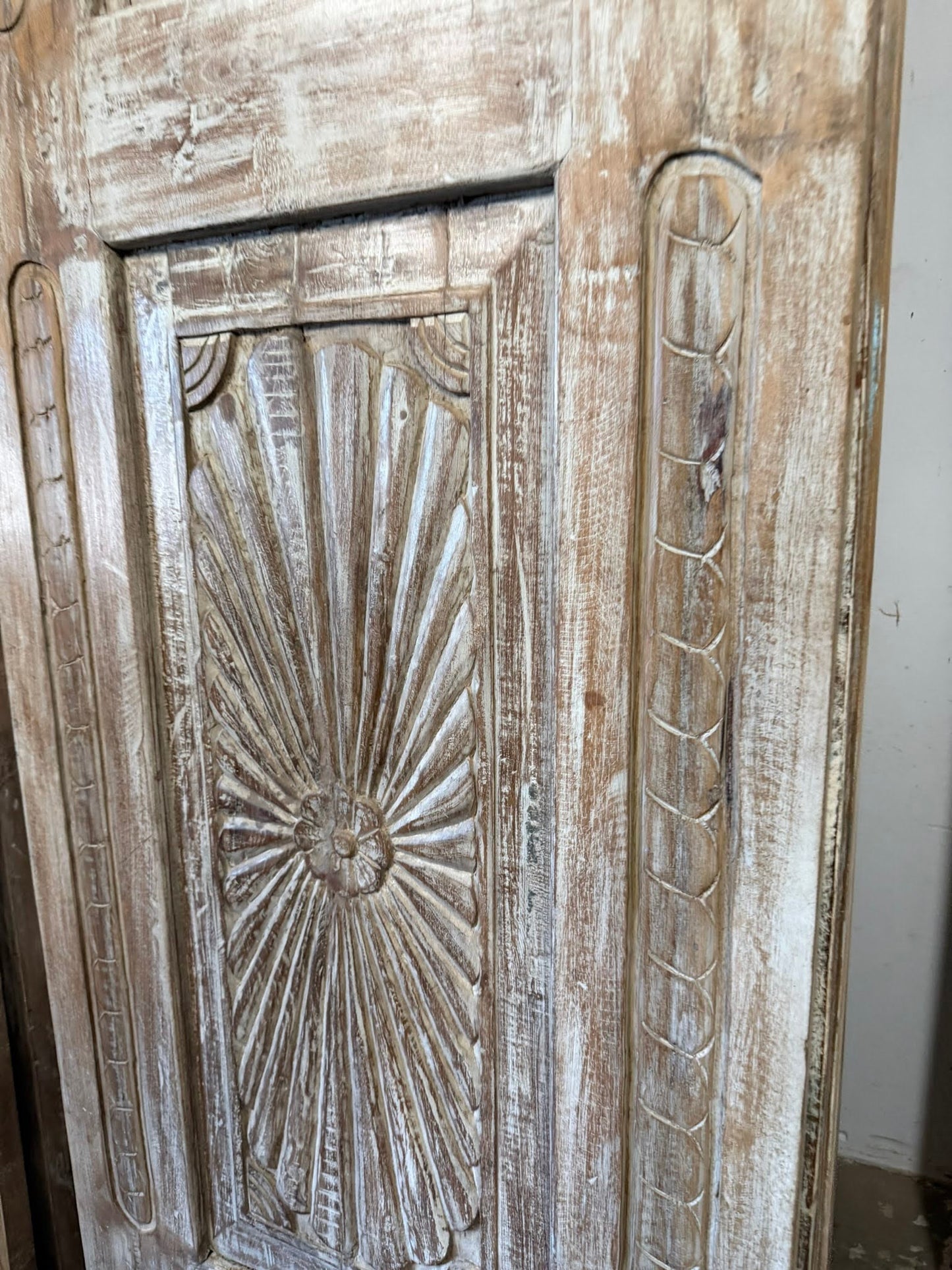 Vintage Whitewashed Door Sunburst Carved Solid Wood Sliding Barn Doors 96x27